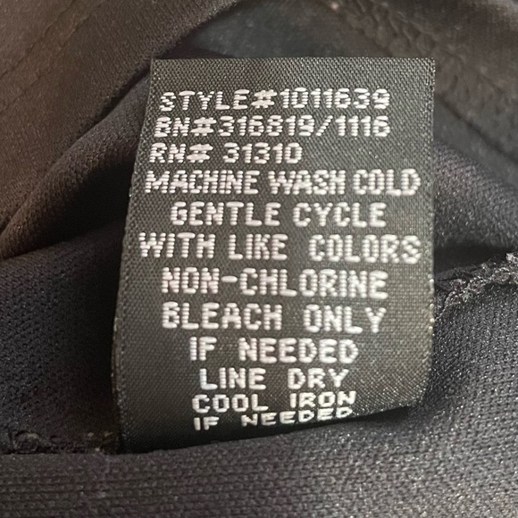 By & By Off the Shoulder Flowy Blouse Stripe Black White Size Large - Picture 7 of 8